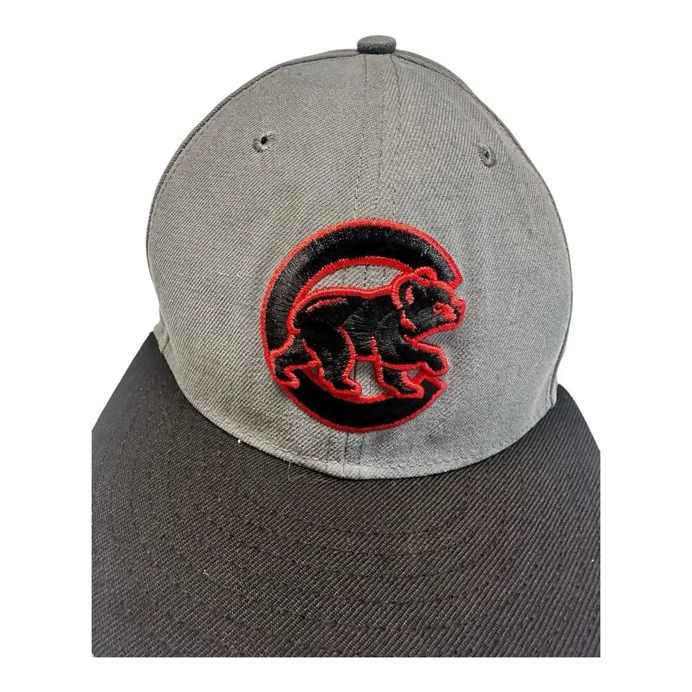Chicago Cubs 59FIFTY Fitted Hat 7 1/4 New Era Gray Black Red